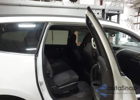 2010 Chevrolet Traverse Lt z USA, uszkodzony, nr VIN 1GNLRFED3AS117621